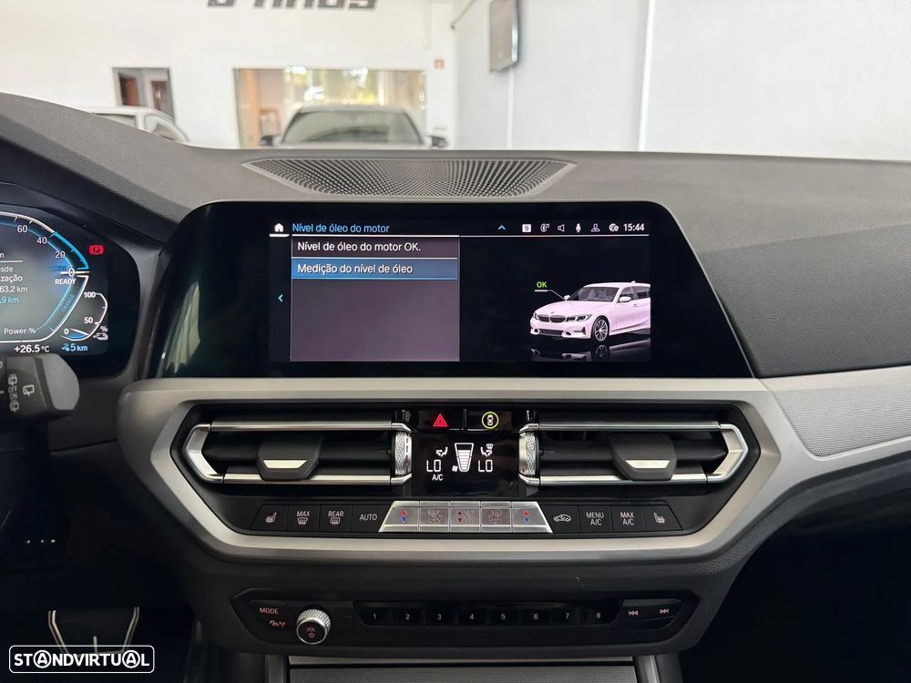 BMW 330 e Touring Pack M Auto - 33
