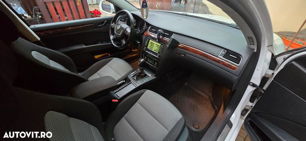Skoda Superb Combi 1.6 TDI Ambition - 8