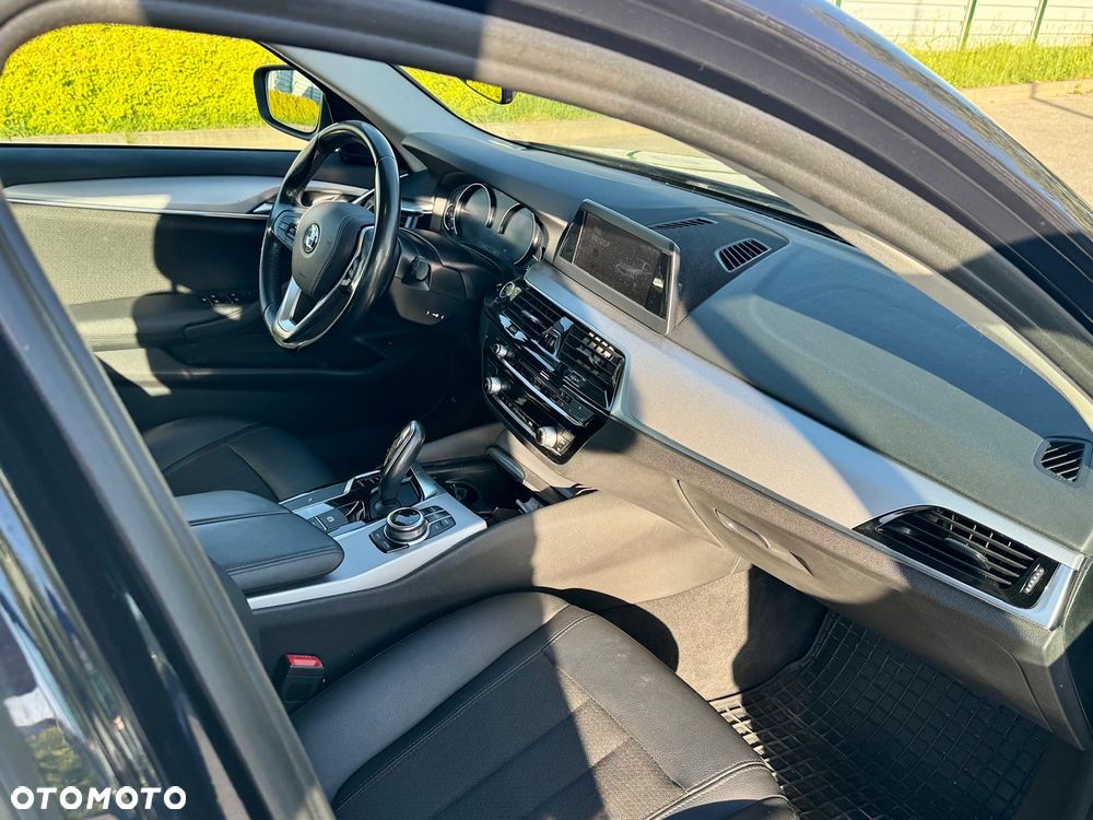 BMW Seria 5 520d Sport Line sport - 10