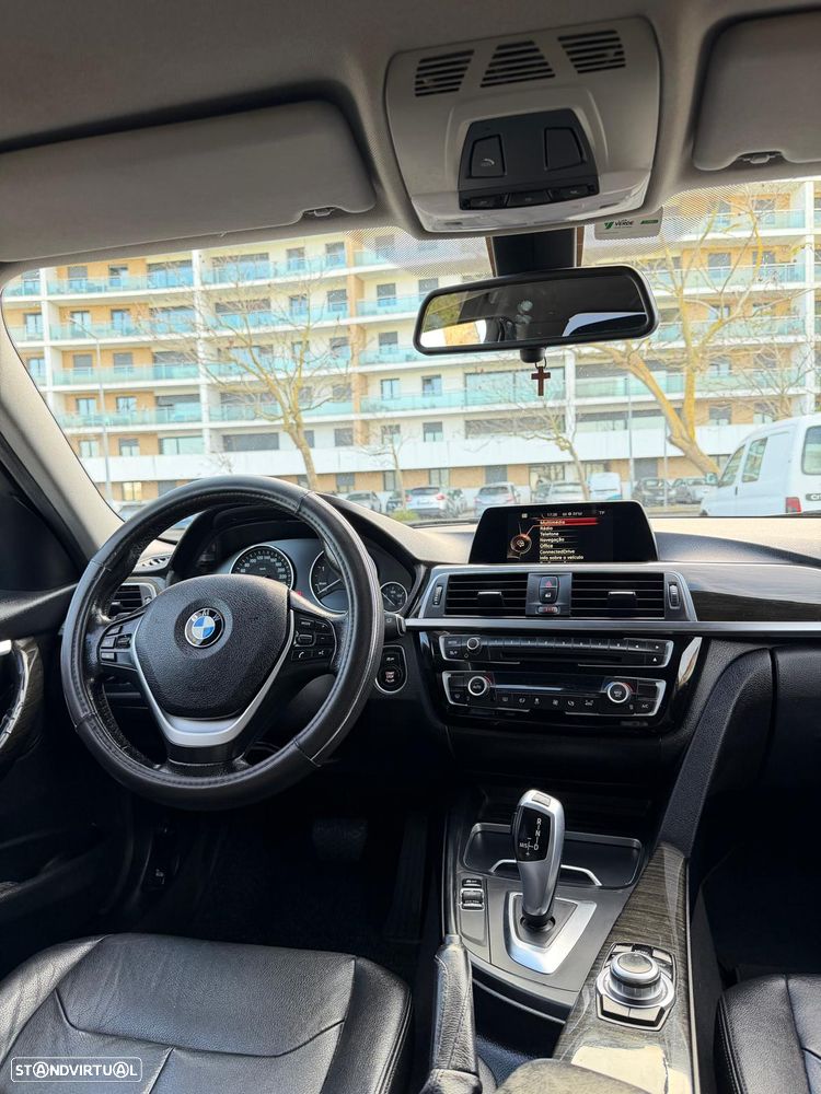 BMW 320 d Auto Line Luxury - 13