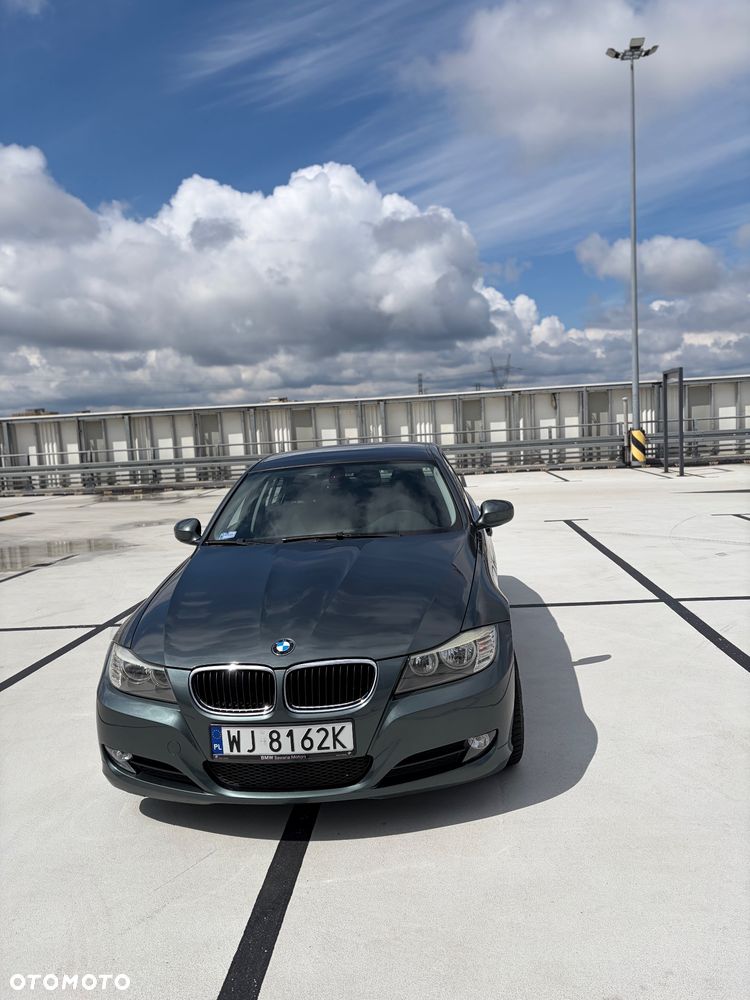 BMW Seria 3 318i - 1