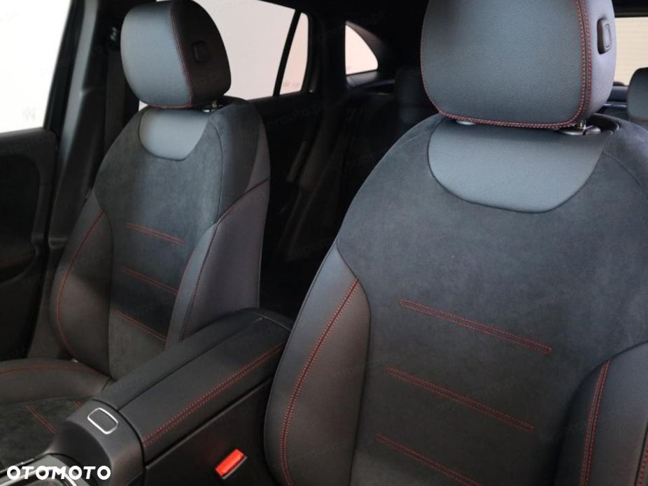 Mercedes-Benz GLA 200 AMG Line - 10