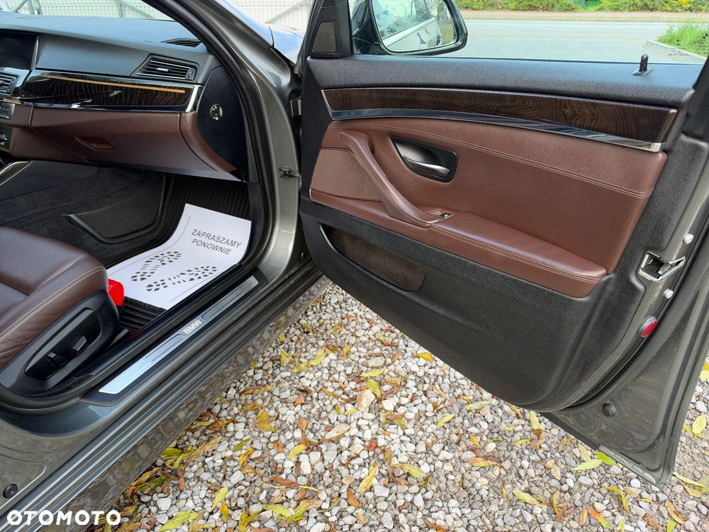 BMW Seria 5 528i xDrive Luxury Line - 22