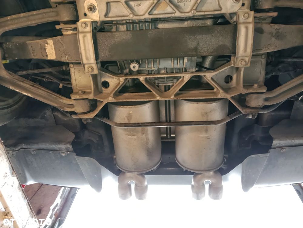 Chevrolet Corvette - 22