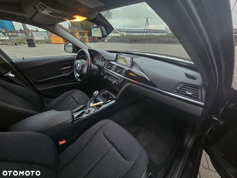 BMW Seria 3 320d Sport-Aut - 39