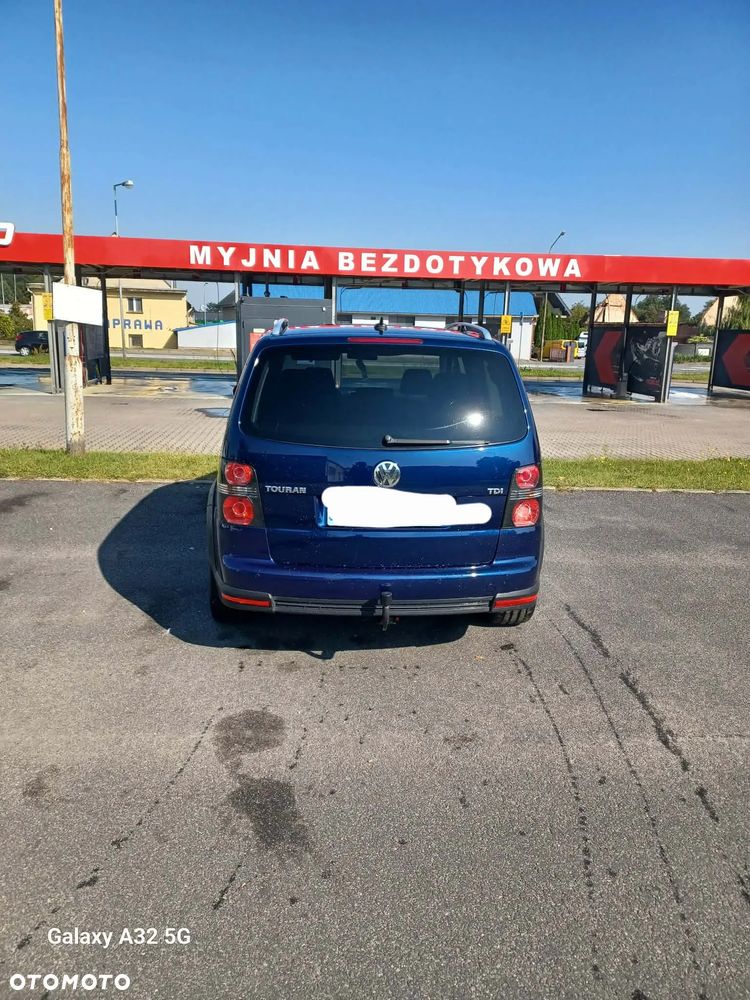 Volkswagen Touran 1.9 TDI DPF DSG Cross - 4