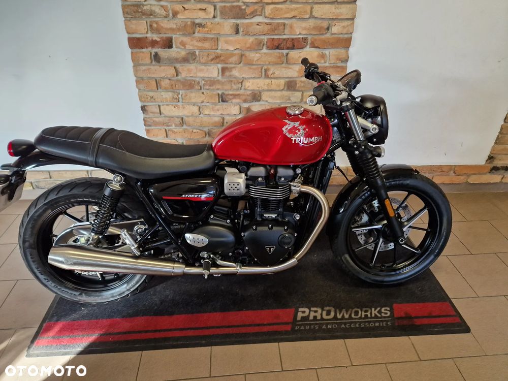 Triumph Street Twin - 3