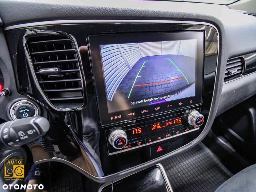 Mitsubishi Outlander PHEV Intense + - 19