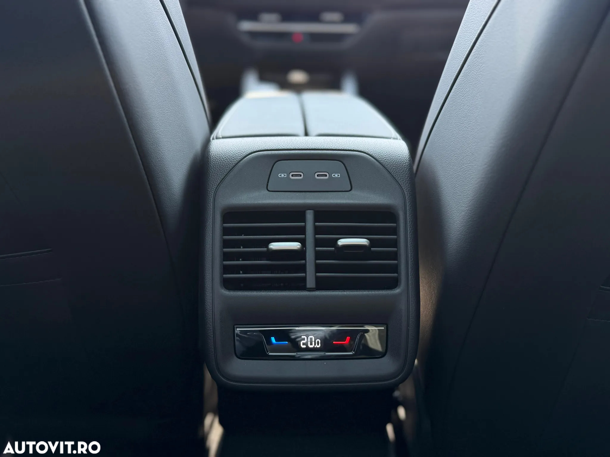 Volkswagen Passat Variant 2.0 TDI 4Motion DSG R-Line - 14