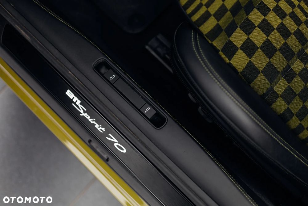 Porsche 911 Carrera T-Hybrid Spirit 70 - 35