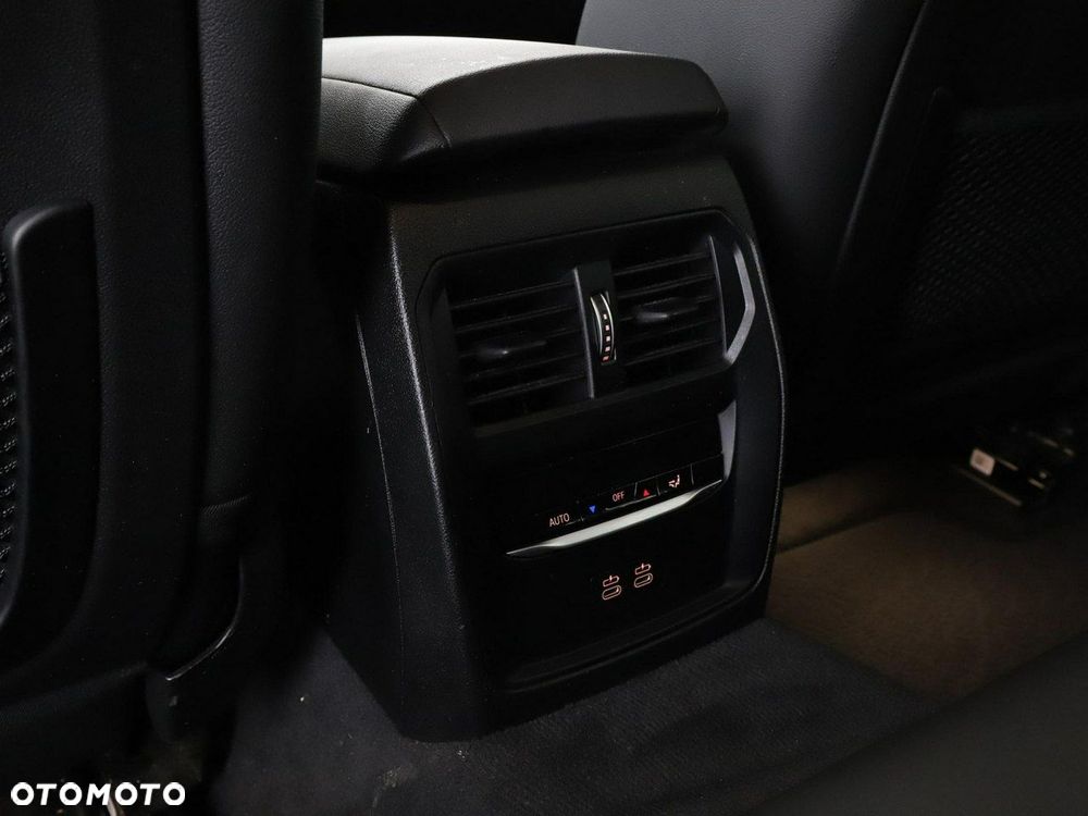 BMW Seria 3 320e Advantage - 38