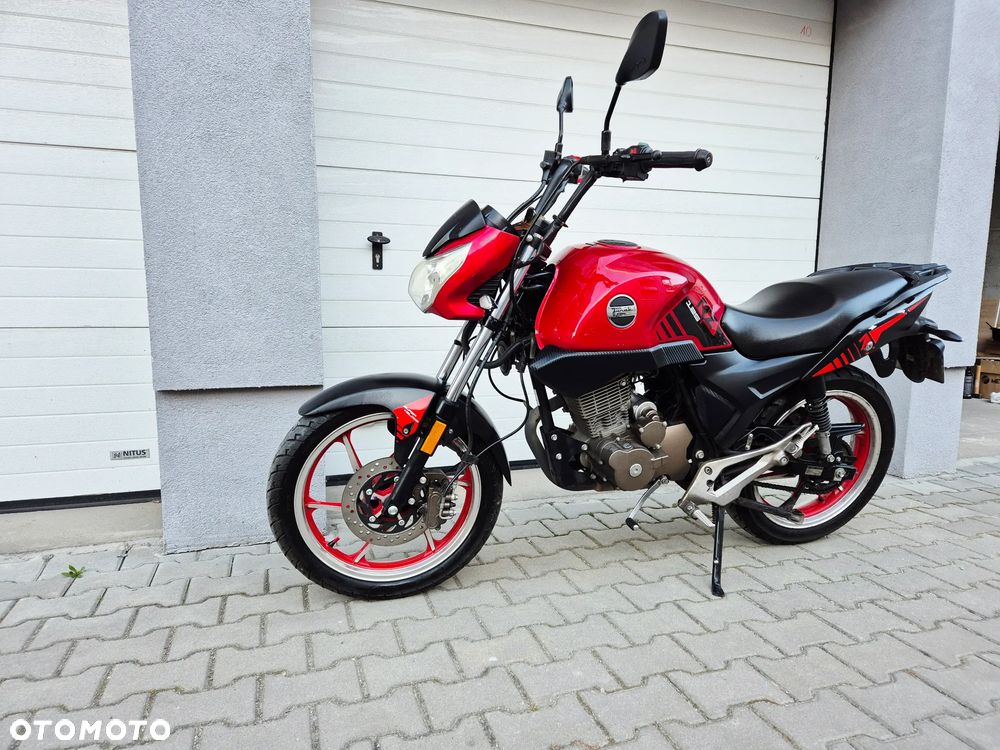 Junak Inny - 1