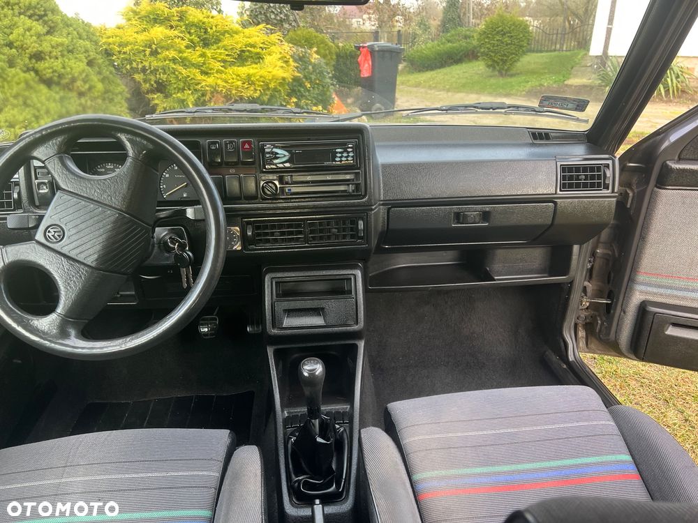 Volkswagen Golf - 1