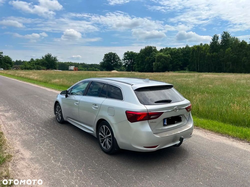 Toyota Avensis 2.0 D-4D Premium - 4
