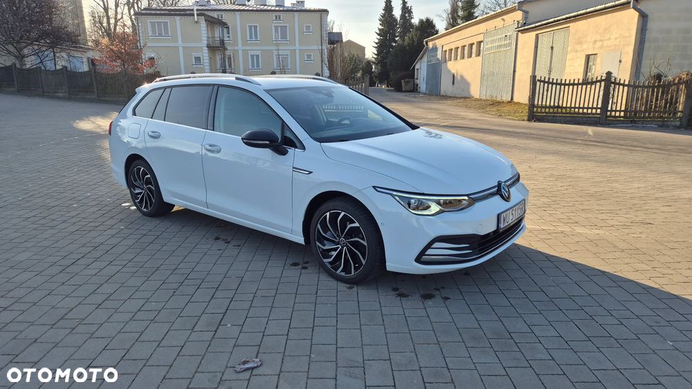 Volkswagen Golf 1.5 eTSI OPF DSG Style - 4