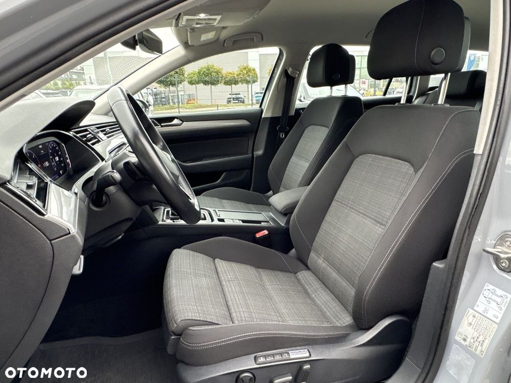 Volkswagen Passat 2.0 TDI SCR Style DSG - 12