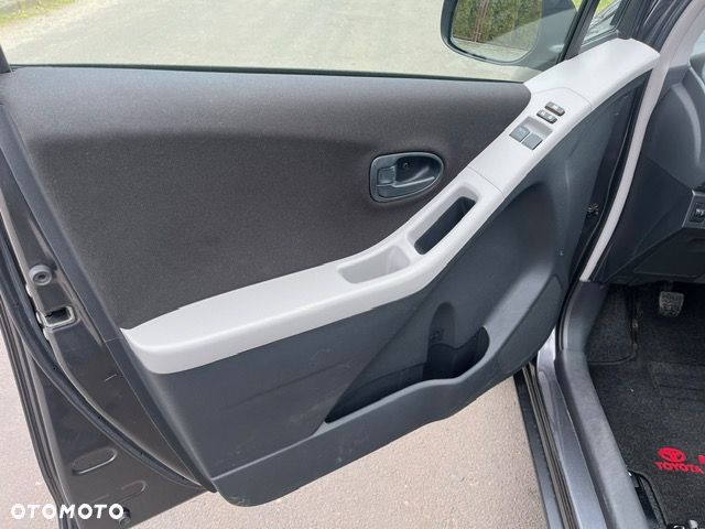 Toyota Yaris 1.0 VVT-i Cool - 6