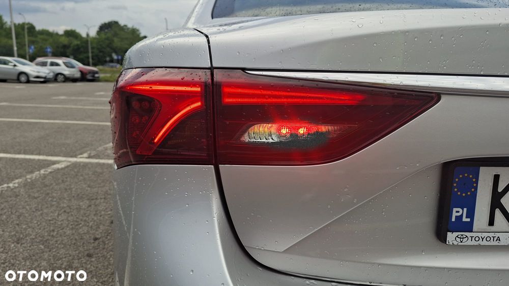 Toyota Avensis - 9