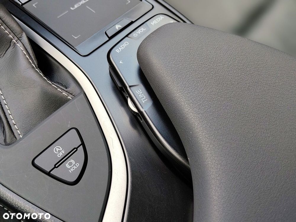 Lexus UX 200 GPF Business Edition 2WD - 24