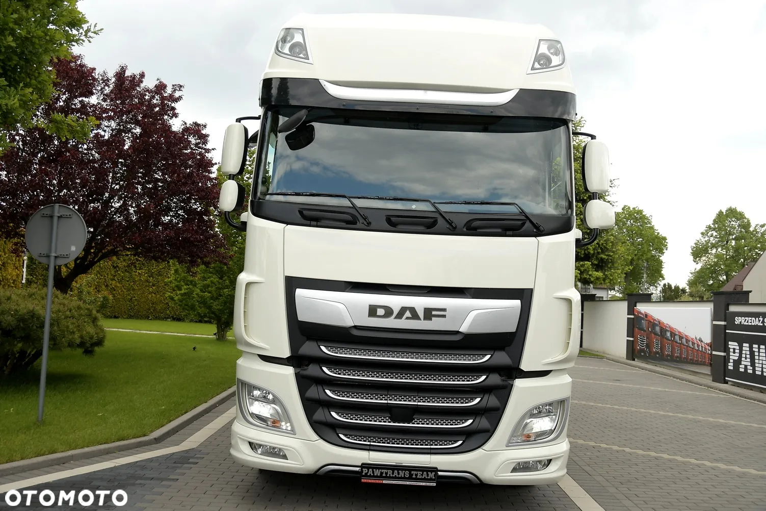 DAF XF 450///* SUPER SPACE CAB///* ///2018///* 18000KG//* /RETARDER///* 7.70///* WAGA///* FIRANKA///* XENON///* DACH PODNOSZONY//* /DUŻE ZBIORNIKI///* STAN BARDZO DOBRY - 10