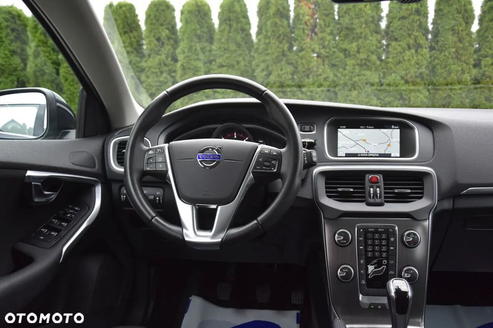 Volvo V40 D2 Momentum - 10