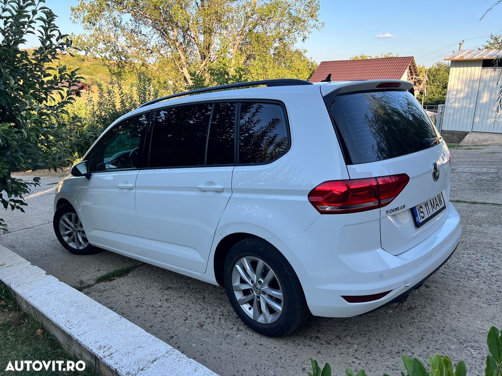 Volkswagen Touran 2.0 TDI DSG Comfortline - 3