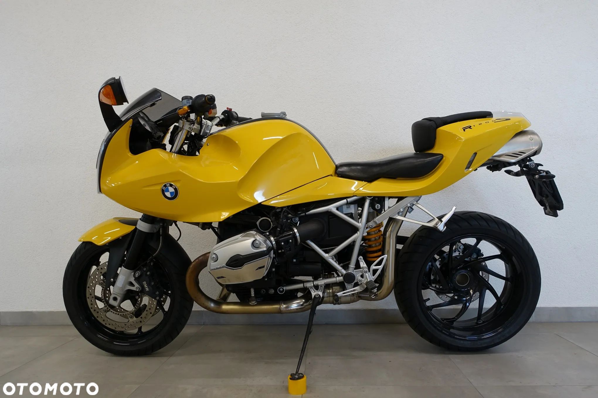 BMW S - 1