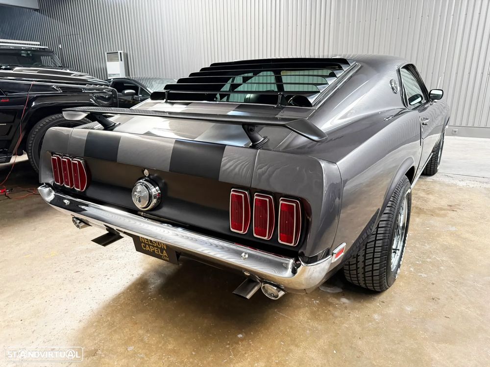 Ford Mustang - 8