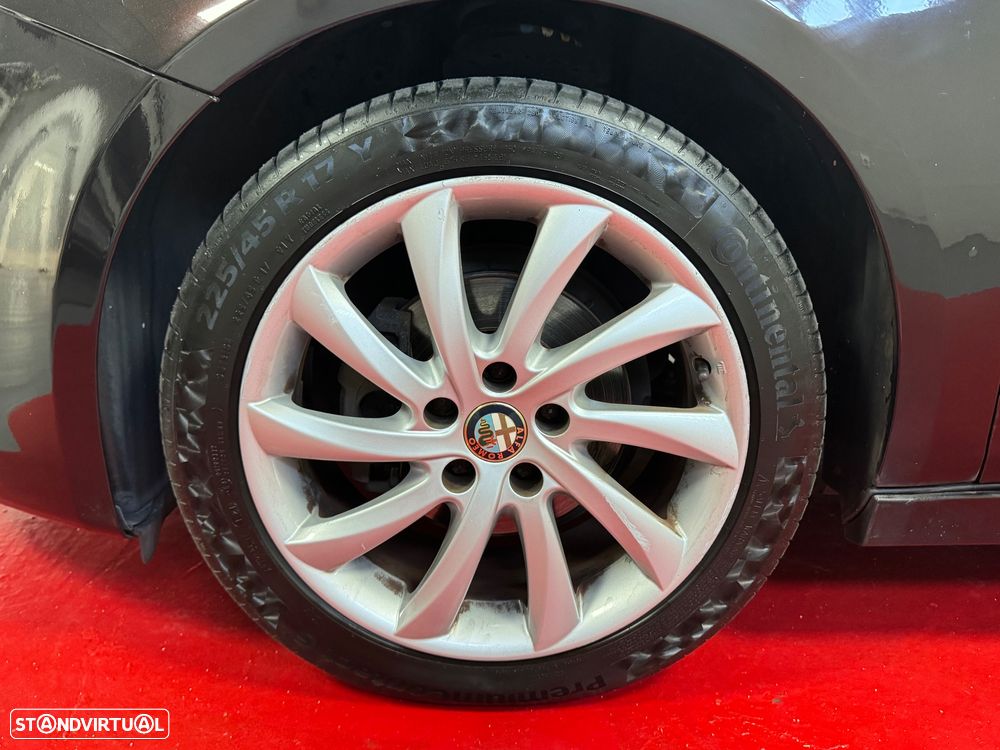 Alfa Romeo Giulietta 1.6 JTDM Veloce - 11