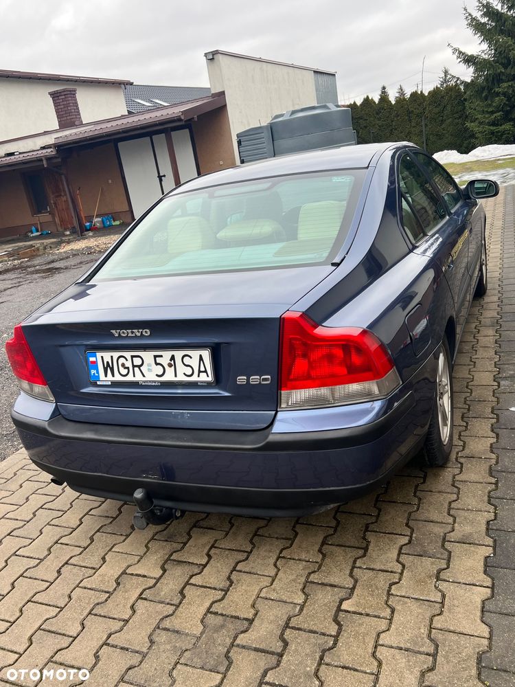 Volvo S60 2.4 Momentum - 5