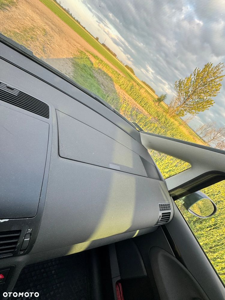 Volkswagen Sharan - 11