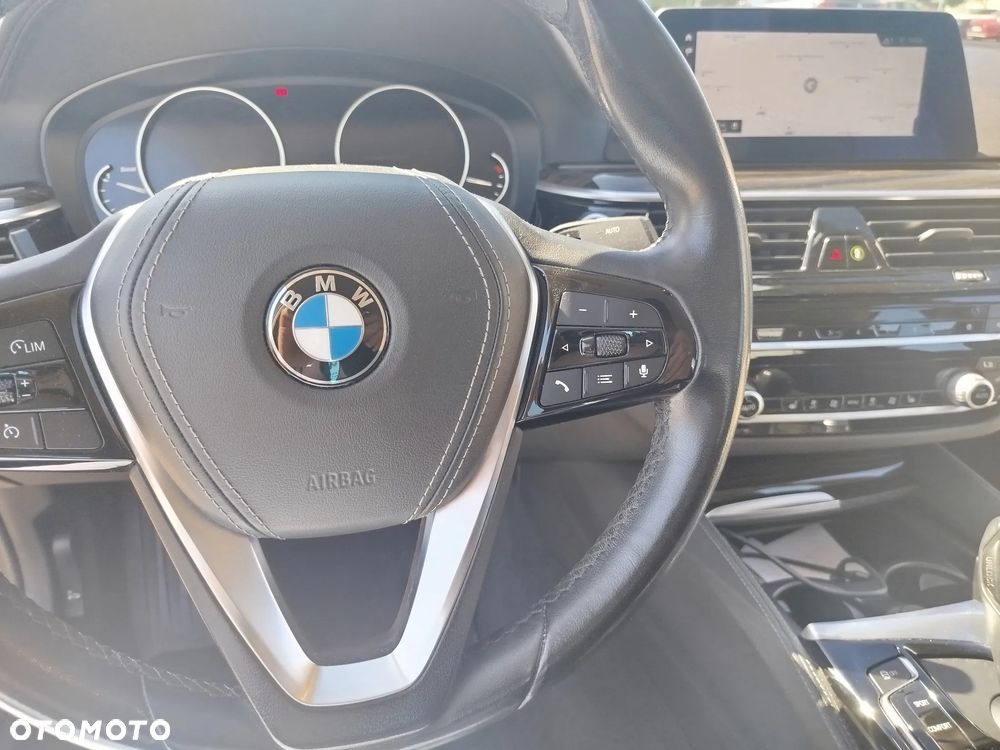 BMW Seria 5 518d Luxury Line - 13