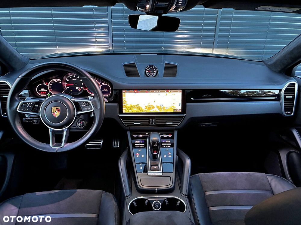 Porsche Cayenne - 36