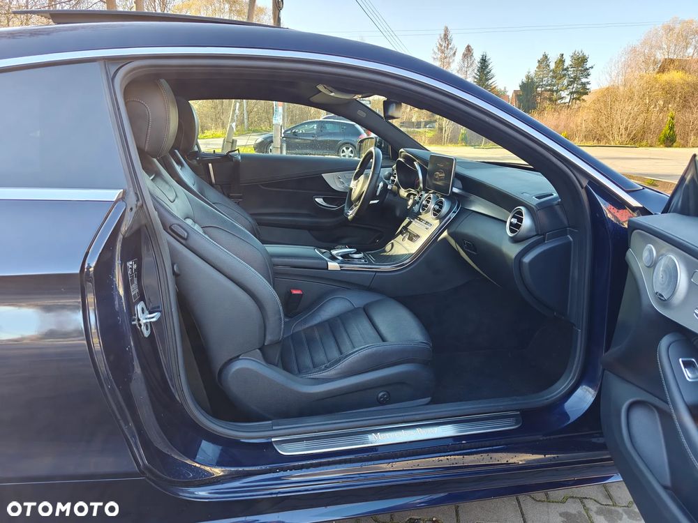 Mercedes-Benz Klasa C 200 9G-TRONIC AMG Line - 25