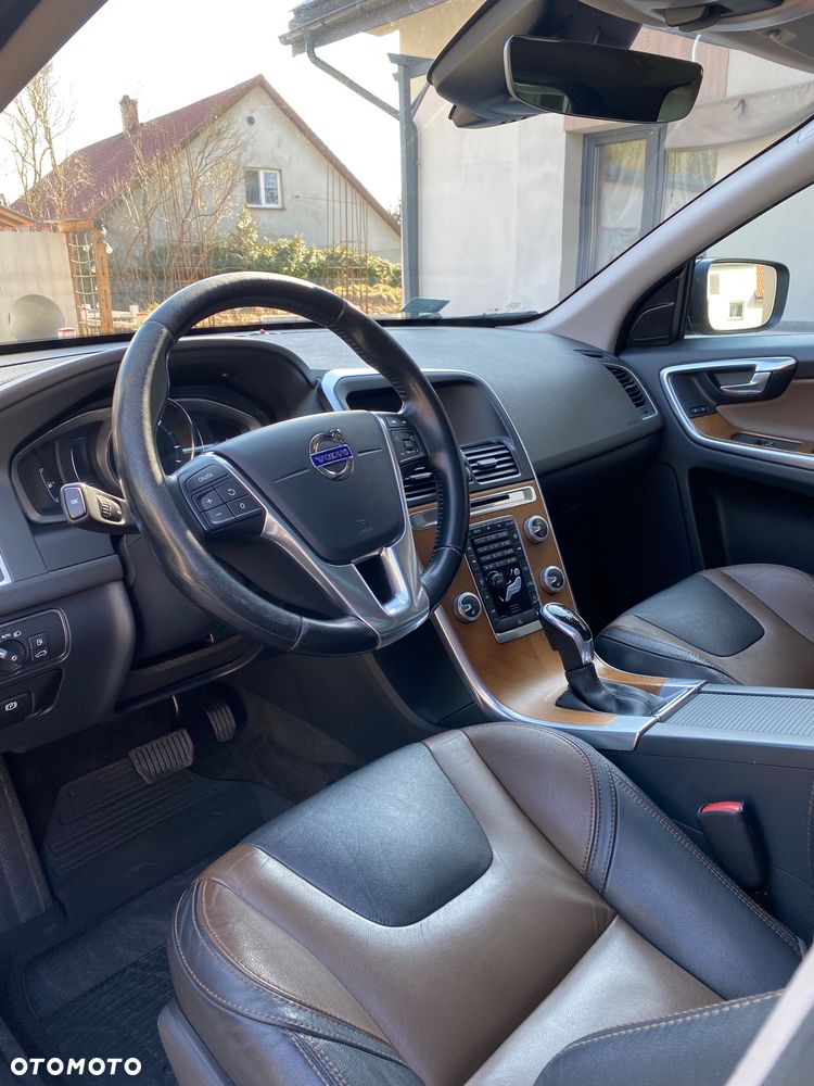 Volvo XC 60 D4 AWD Summum - 11