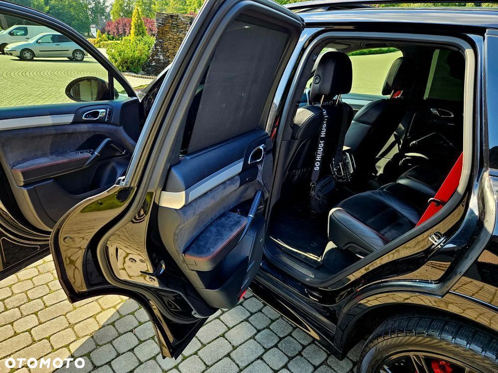 Porsche Cayenne - 26