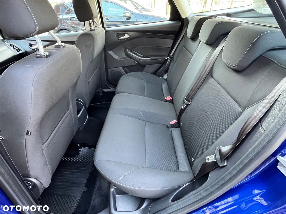 Ford Focus 1.0 EcoBoost Trend - 27