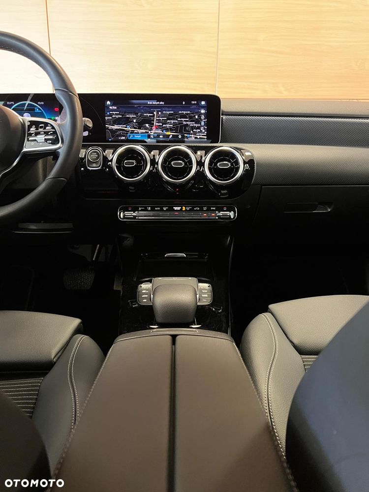 Mercedes-Benz Klasa A 200 7G-DCT - 15