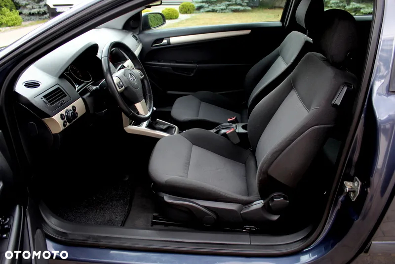Opel Astra GTC 1.6 Edition 111 Jahre - 6