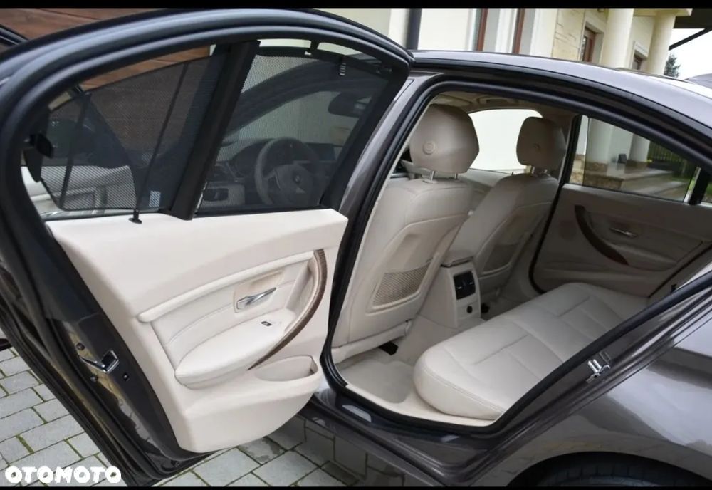 BMW Seria 3 320d Blue Performance Modern Line - 10