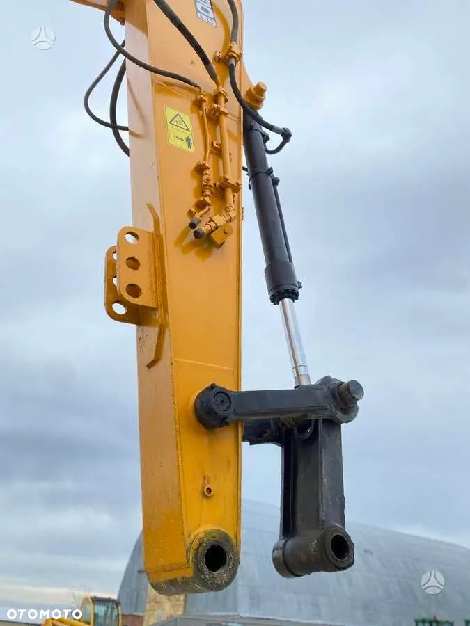 JCB JS 330 LC - 10