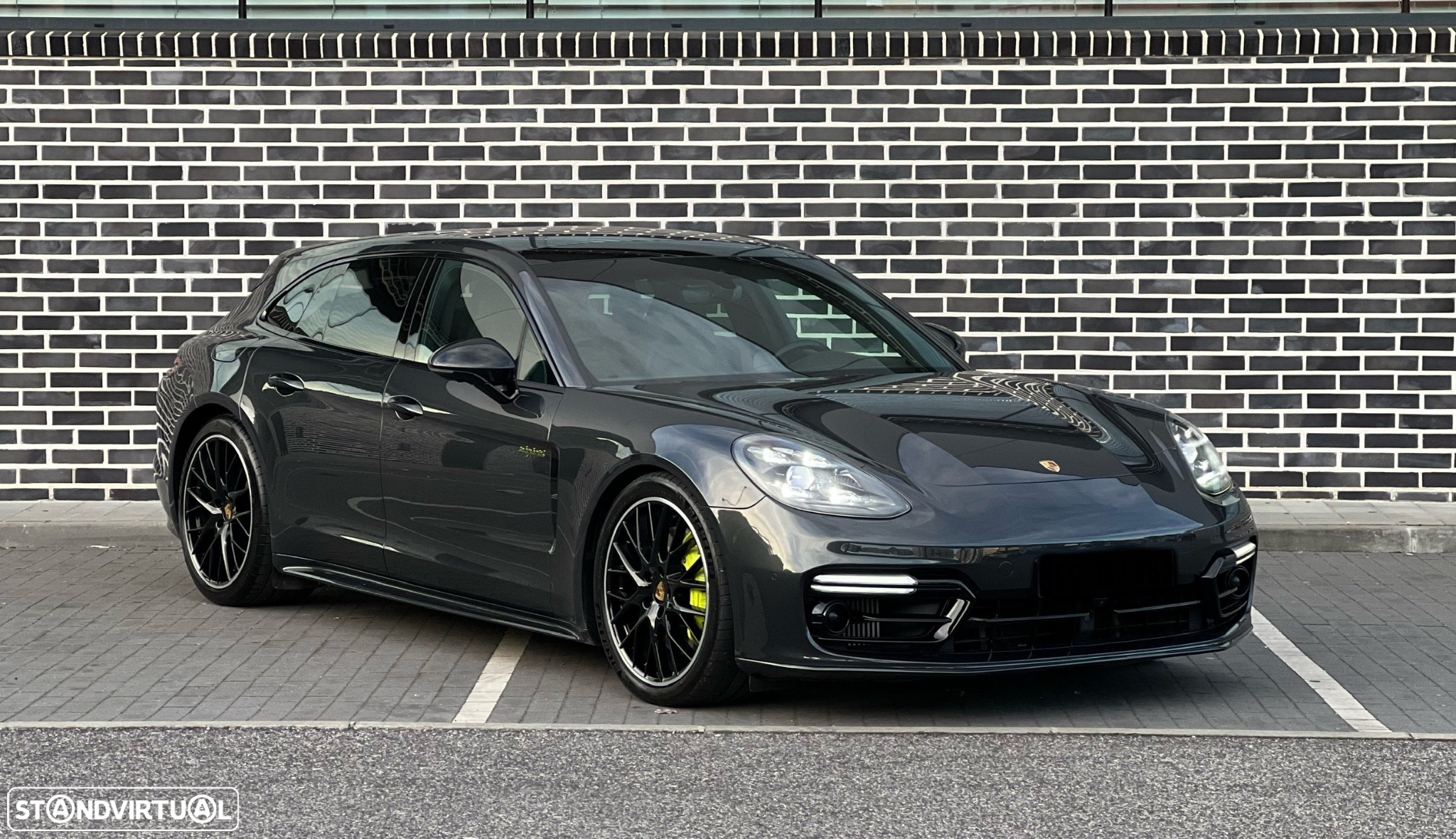 Porsche Panamera Sport Turismo 4 E-Hybrid - 2
