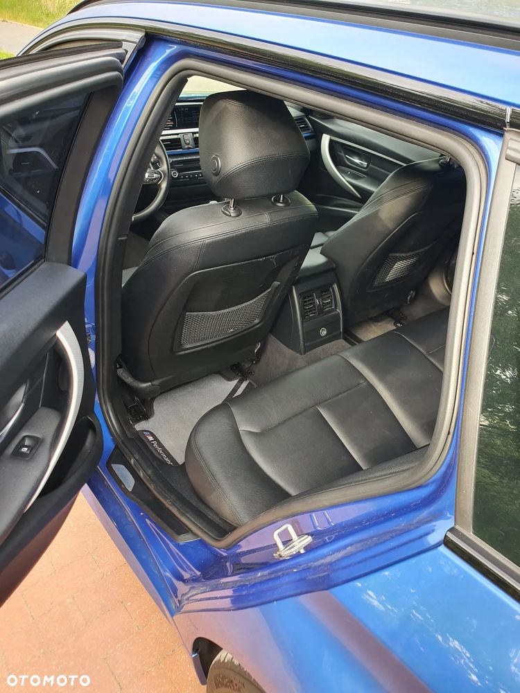 BMW Seria 3 328i xDrive - 11