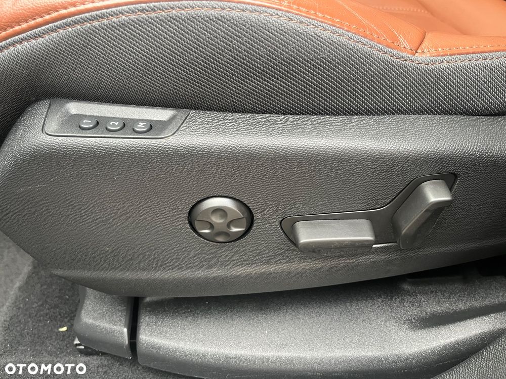 Peugeot 5008 1.6 PureTech Allure S&S EAT8 - 22