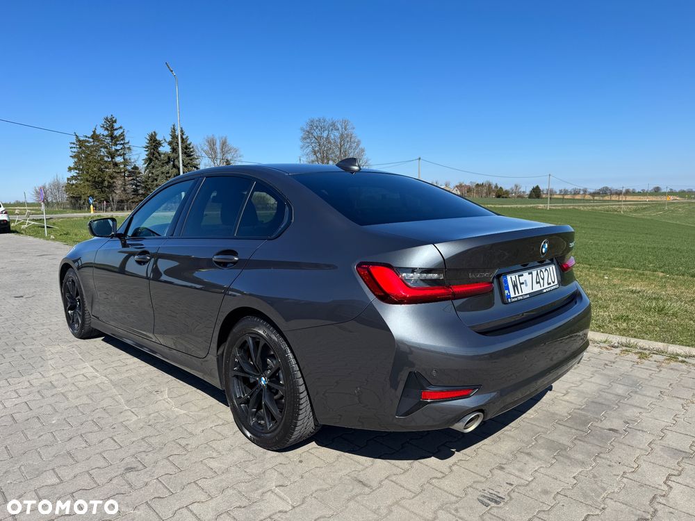 BMW Seria 3 330i Sport Line - 3