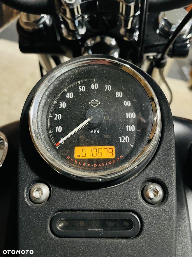 Harley-Davidson Dyna Street Bob - 9