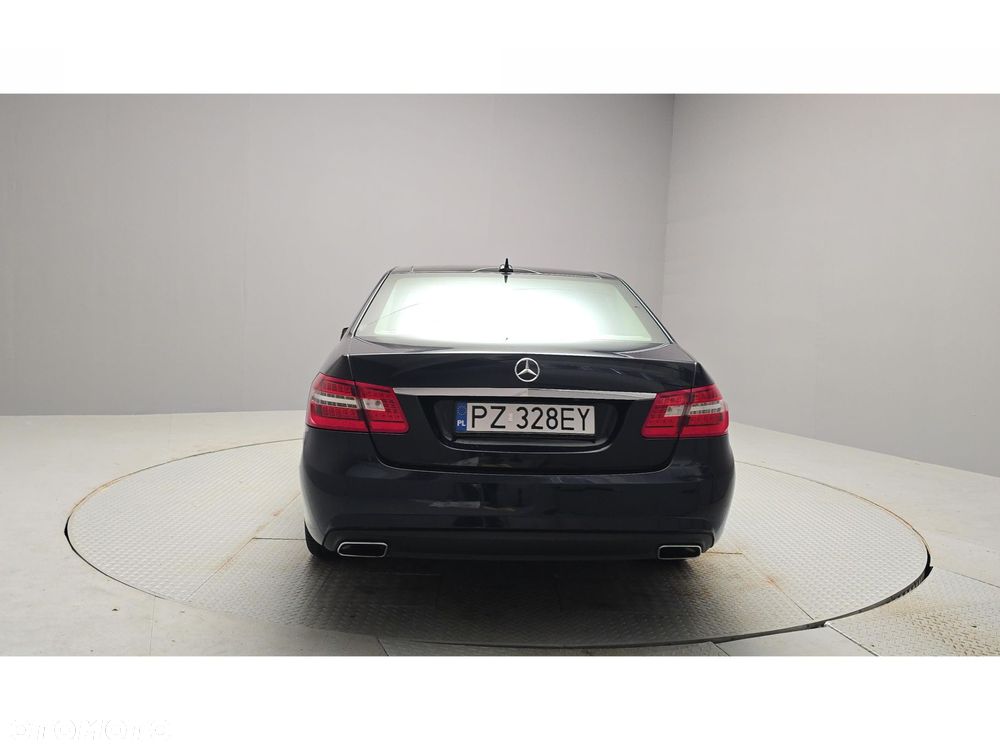 Mercedes-Benz Klasa E - 33