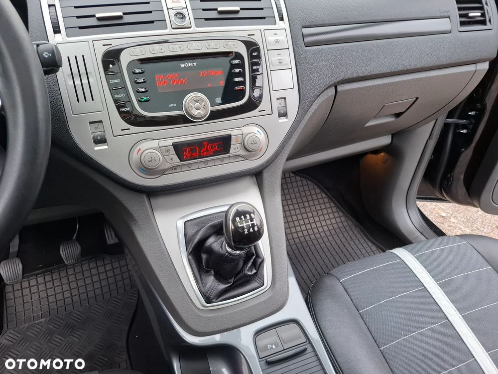 Ford Kuga 2.0 TDCi 4x4 Titanium - 14