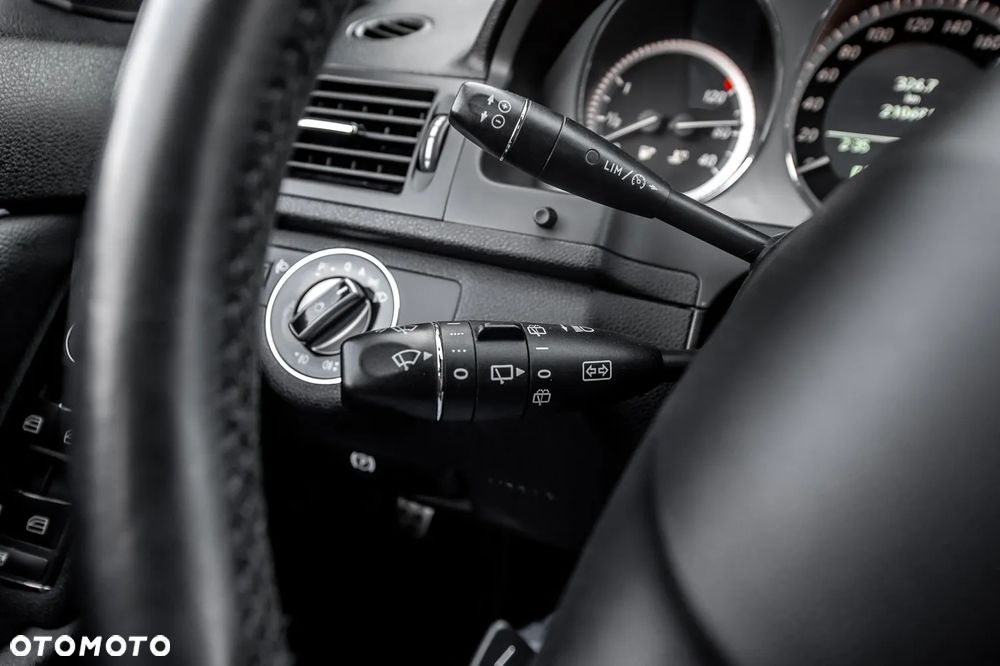 Mercedes-Benz Klasa C 200 T (BlueEFFICIENCY) 7G-TRONIC Elegance - 34