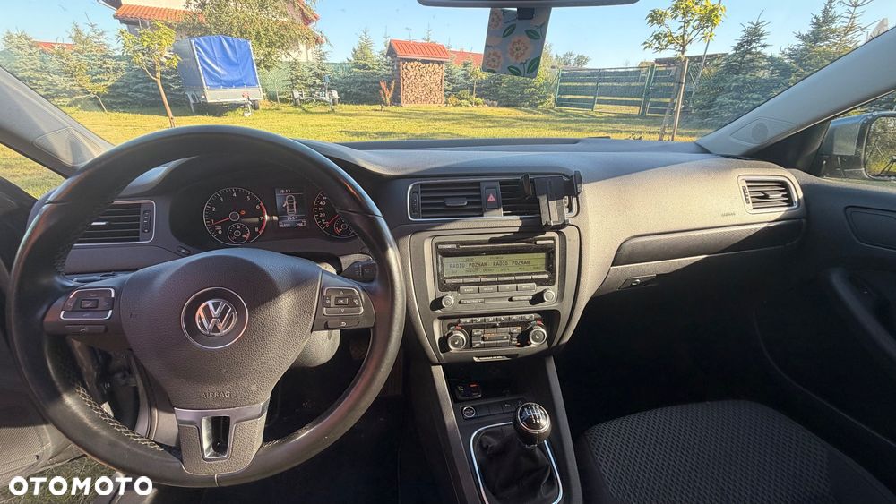 Volkswagen Jetta - 15